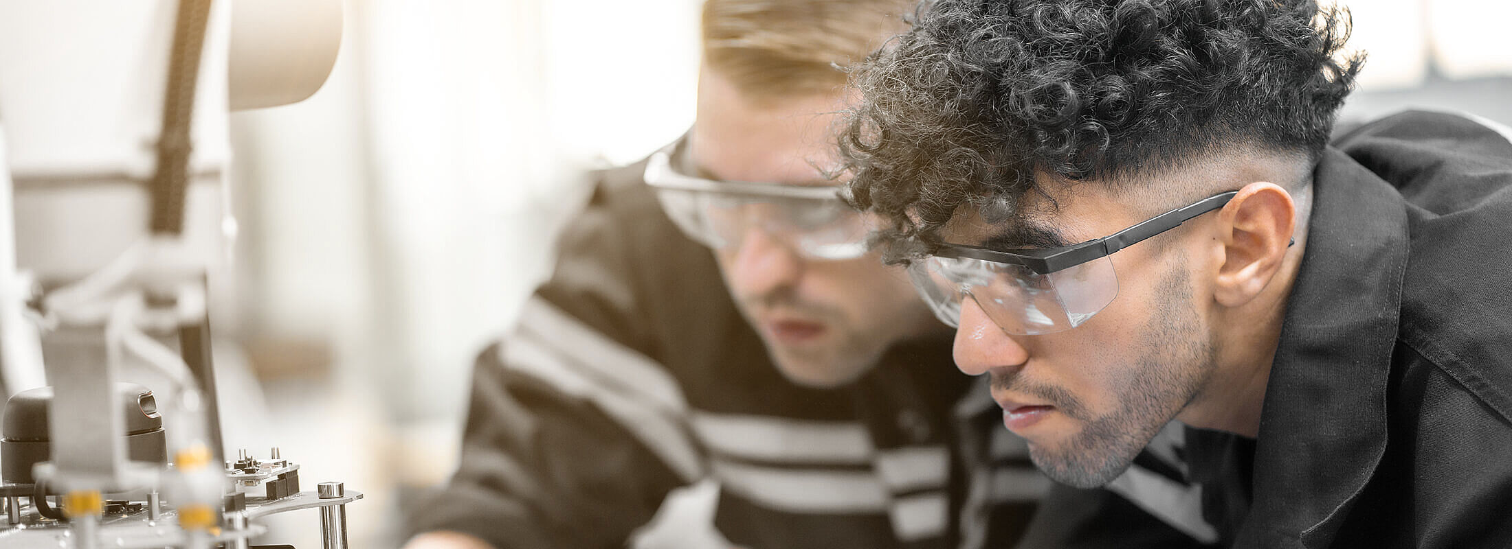 Schulungen für Prozessleitsysteme und Prozessregler bei Demig